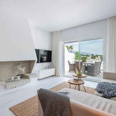 Daire Azahara 2, Contemporary Scandinavian Style Open Plan With 2 Terraces