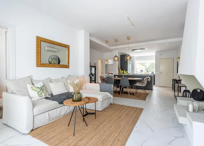 Appartement Azahara 2, Contemporary Scandinavian Style Open Plan With 2 Terraces