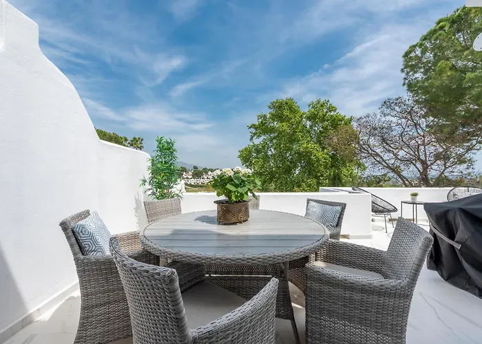 Apartment Azahara 2, Contemporary Scandinavian Style Open Plan With 2 Terraces Marbella